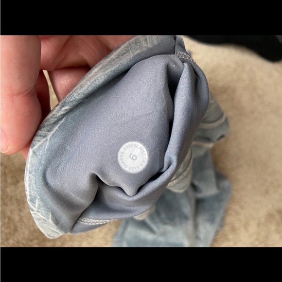 Lululemon fast and free ice dye leggings size 6 - Picture 3 of 6